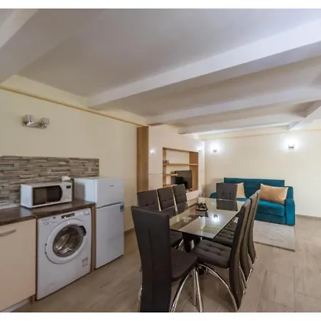 Luxury Apartment Pitesti Exterior photo