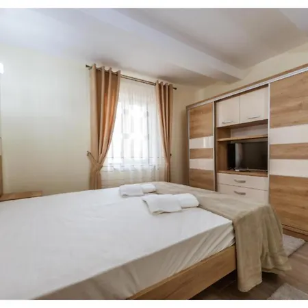 Luxury Apartment Pitesti Exterior photo