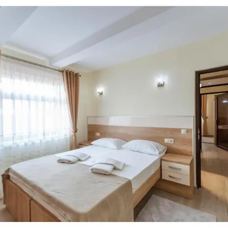 Luxury Apartment Pitesti Exterior photo
